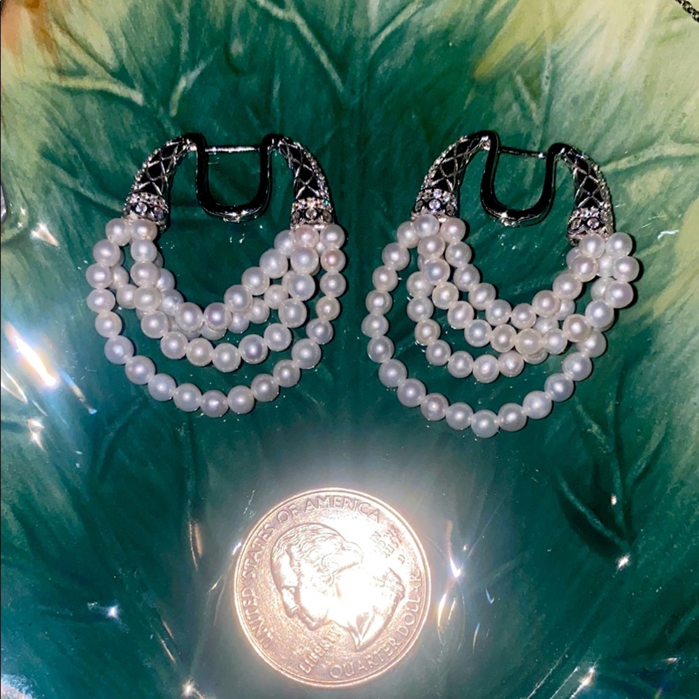 Hoops earrings